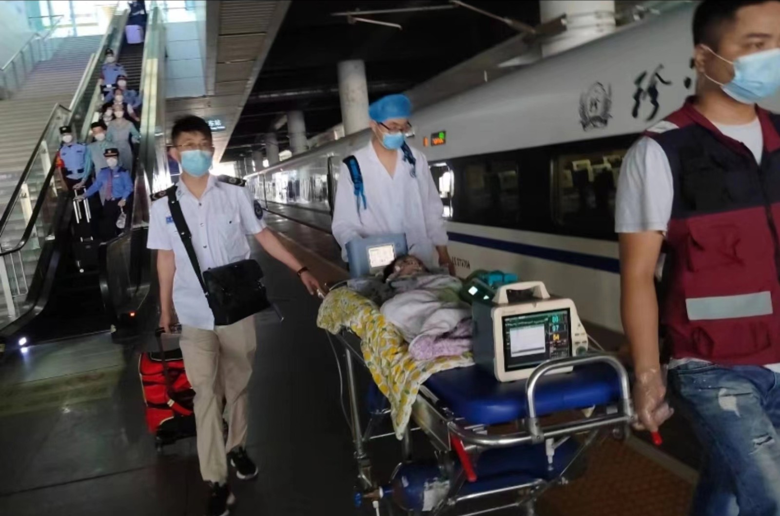 张家港市高铁转运公司